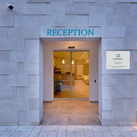 拉里马尔酒店 布德瓦