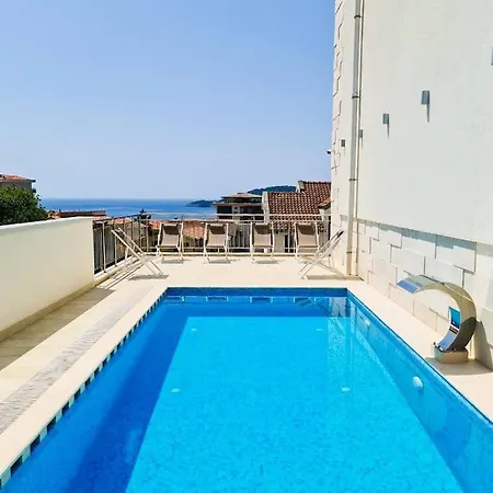 Szálloda Garni Larimar Budva